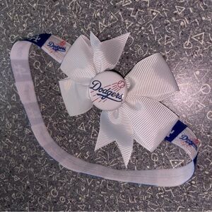 Los Angeles Dodgers baby girl headwrap featuring a white bow and team logo